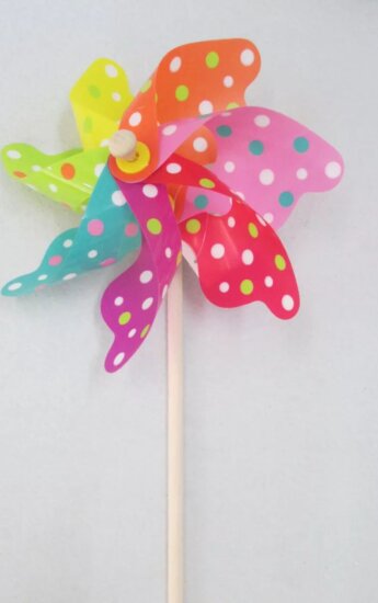 Pöttyös szélforgó Gyerekszoba dekoráció - 55 cm