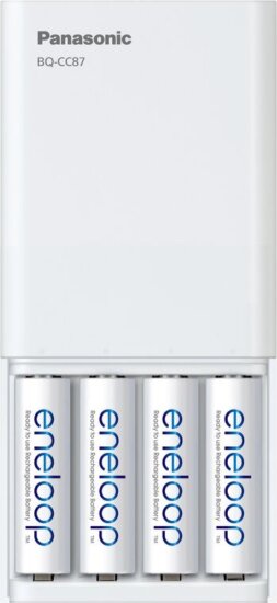 Panasonic Eneloop Smartplus 4x AA / AAA NiMH elemtöltő + 4 db elem (2000 mAh)