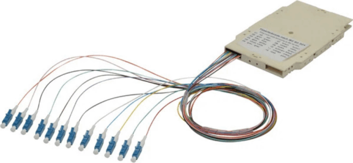 Digitus A-96933-02-UPC 12 x Optikai szálas toldódoboz Rack 19" kompatibilis