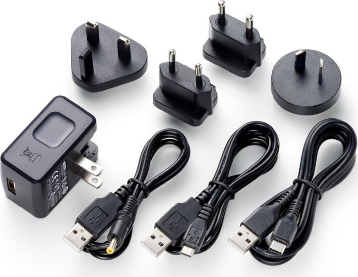 Tascam PS-P520U Hálózati Adapter Diktafonokhoz - Fekete