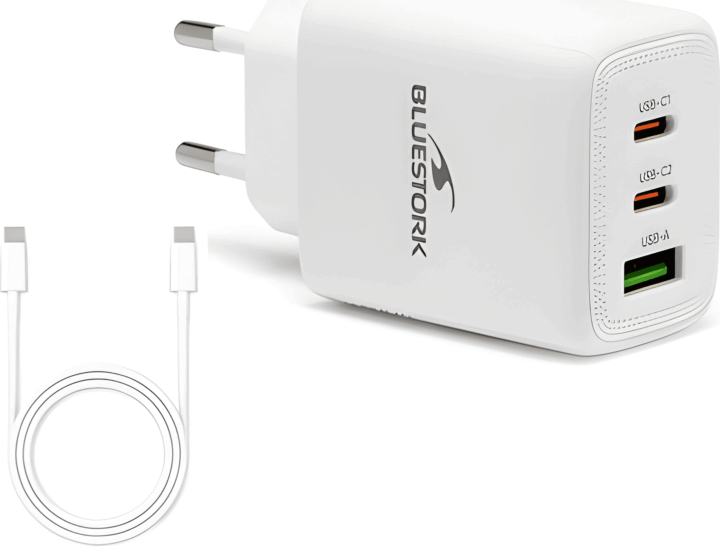 Bluestork PW-65-CCA USB-A / 2× USB-C Hálózati Gyorstöltő Adapter 65W + 2m USB-C Kábel - Fehér Bluestork PW-65-CCA USB-A / 2× USB-C Hálózati Gyorstöltő Adapter 65W + 2m USB-C Kábel - Fehér