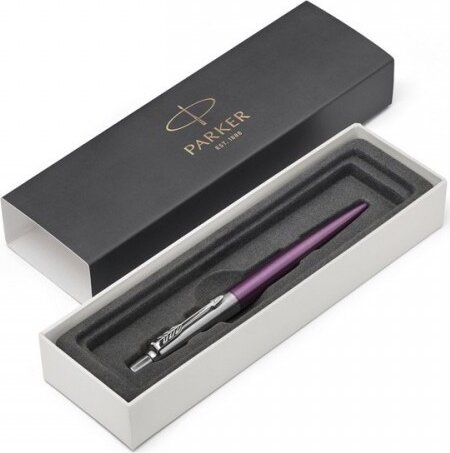 Parker Royal Jotter nyomógombos golyóstoll Victoria ibolya ezüst színű klippel - 0,7 mm / Kék Parker Royal Jotter nyomógombos golyóstoll Victoria ibolya ezüst színű klippel - 0,7 mm / Kék