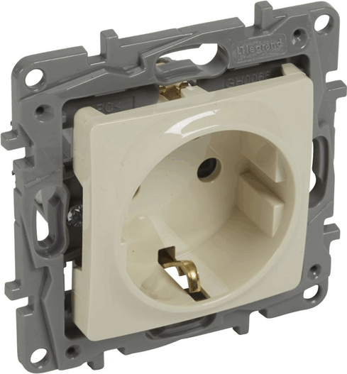 Legrand Niloé 764639 2P+F 1 csatlakozós fali konnektor Legrand Niloé 764639 2P+F 1 csatlakozós fali konnektor