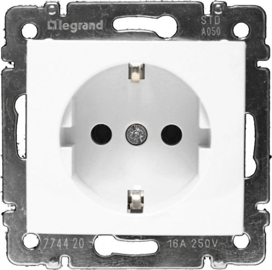 Legrand 774420 Valena Life 2P+F csatlakozós fali konnektor