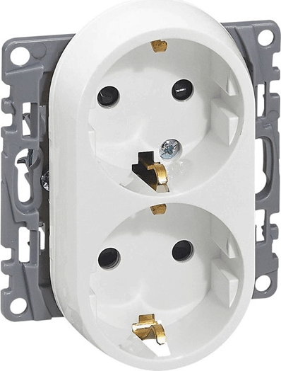 Legrand 764544 Niloé 2 db 2P+F csatlakozós fali konnektor gyermekvédelemmel