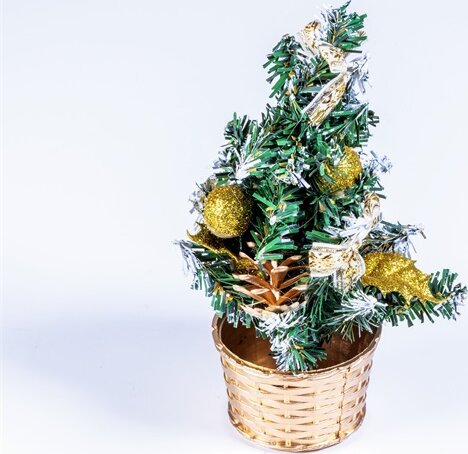 IRIS KT-261-G Asztali kis műfenyő Dekoráció arany díszekkel - 20cm