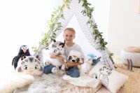 Nici Izzy Icetumbler lajhár sapkával plüssfigura 35 cm