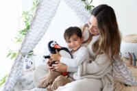 Nici GreenJorge Thunder ülő pingvin plüssfigura 30 cm