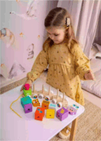 Kids Hits Fa vonat vidám állatokkal bébijáték