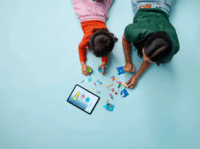 LEGO®: 11204 - Gabby Babaháza Cukorkahegy és Cicakert