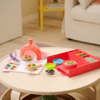 Spin Master 6072551 Kinetic Sand - Squish Pizza Formázható kinetikus homok szett