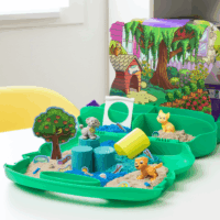 Spin Master 6070526 Kinetic Sand - Kutyapark kinetikus homok bőröndben