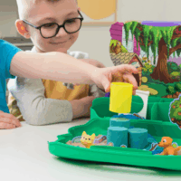 Spin Master 6070526 Kinetic Sand - Kutyapark kinetikus homok bőröndben