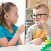 Spin Master 6070526 Kinetic Sand - Kutyapark kinetikus homok bőröndben