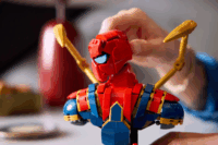 LEGO 76326 Marvel - Vas Pókember Mellszobor