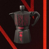 Bialetti 0005407 Stranger Things 6 személyes Kotyogós kávéfőző - Fekete