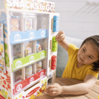 Spin Master Melissa & Doug 19 részes Fa Snack automata játékszett