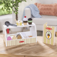 Spin Master Melissa & Doug 28 részes Gombócos és tálalós fagylaltpult játékkészlet