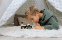 Fischertechnik 576101 Junior Max 10 az 1ben 91 darabos Építőjáték