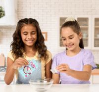 Moose Toys Cookeez Makery S2 Freezy Cakez játékszett