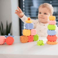 Tullo 18 darabos Montessori fejlesztő bébijáték készlet