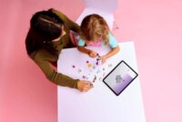 LEGO 42675 Friends - Unikornis Tortaszállító Autó