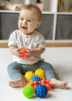Tullo 8 részes Szenzoros fejlesztő labda bébijáték készlet