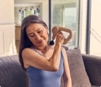 Therabody Theragun Relief Univerzális masszázskészülék 3 masszázsfejjel - Bézs