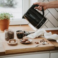 Adler AD 1385B Vízforraló 1.7L 2200W - Fekete