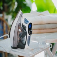 Adler AD 5053 Gőzölős Vasaló 3000W - Szürke / Fehér