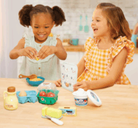 MGA Entertainment Little Tikes Creative Chefs 18 részes Gofri készítő szett