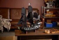 LEGO 10365 Icons - Jack Sparrow Kapitány Kalózhajója