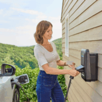 Hager XVR111S witty one Elektromos autó fali töltő - Fekete (11kW - 16A / 4,5m Type-2)