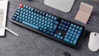 Keychron V6 Max Red Switch Mechanikus Wireless USB-C Gaming Billentyűzet DE - Fekete/Kék