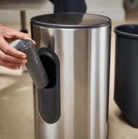 Joseph Joseph IW9 Zárószalagos szemeteszsák 10L (20 db / tekercs) - Fekete