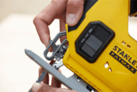 Stanley SFMCS600B-XJ Akkus Szúrófűrész Dekopír 2500 spm / 18V