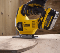 Stanley SFMCS600B-XJ Akkus Szúrófűrész Dekopír 2500 spm / 18V