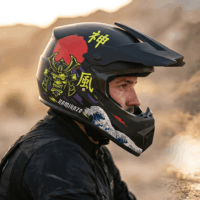 Kamikaze AKC204 Katana Kerékpáros / Rolleres Sisak - Fekete (M 57-58cm)