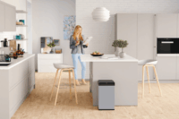 Hailo Big-Box Swing L 35 literes önzáró fém szemetes - Ezüst/Fekete