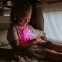 Marys MW61638 Unikornis Éjszakai LED fény gyerekeknek digitális ébresztőórával