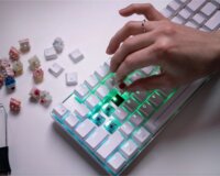 CHERRY XTRFY MX 8.2 Pro TMR Mechanikus Wireless USB-C RGB Gaming Billentyűzet DE - Fehér