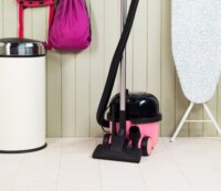 Numatic HET160-11 Porzsákos porszívó 620W - Fekete / Rózsaszín