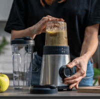Guzzini Sous Chef On the go Hordozható turmixgép 600ml / 320W - Fekete/Inox