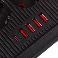 Maclean MCE389 B 4x USB-A / 1x USB-C Hálózati Elosztó 6 aljzatos 1.5m - Fekete/Piros