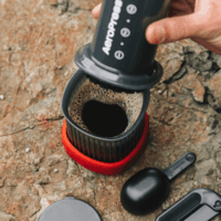 Aeropress Go Travel Utazó French Press Kávéfőző - Fekete/Piros