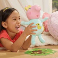 Hasbro Peppa Malac röfögő és gügyögő Evie plüssfigura