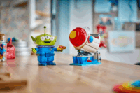 LEGO® 43307 Disney - Űrlény és a Pizza Planéta űrrakétája