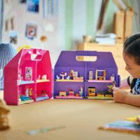 LEGO 42697 Friends - Kreatív Bőröndalakú Babaház