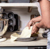 KitchenAid Pite sütőforma 28cm - Szürke