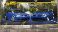 Mattel Hot Wheels 2004 Volkswagen Gold R32 és Volkswagen Golf MK7 deluxe kisautó szett